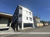 マンション岡の外観