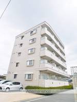 岡山県岡山市北区富田の賃貸マンションの外観