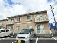 ファミール老松A棟の外観