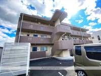 ユーミー川辺の外観