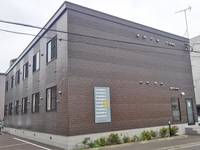 レオパレス華美館の外観