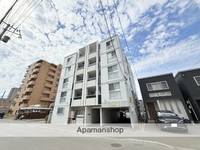 メニーズコート中央図書館の外観