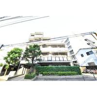 カスタリア新宿七丁目の外観
