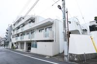 東京都新宿区西落合3丁目の賃貸マンションの外観