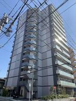 小田急伊勢原駅前マンションの外観