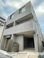 フラッグ・フォレストの外観