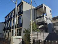 レオパレス新山下の外観