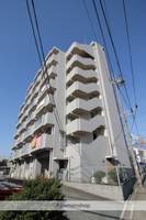 アローゼ高畑の外観