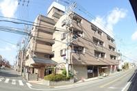 アーバンSライフ A棟の外観