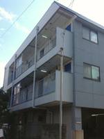 レオパレス康徳ハイツ303の外観