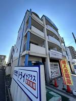 ロイヤルガーデン202号室の外観