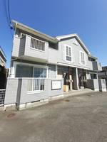 サンプレイス八木の外観