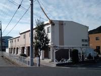 レオパレスドゥマンセゾンの外観