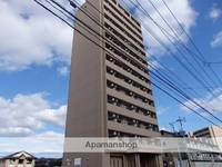 ロイヤルヒルズタワーの外観