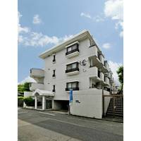 ホワイトシャトー高宮の外観