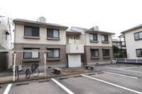 クレール皆春 A棟の外観