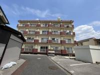 下川サンリバーマンションの外観