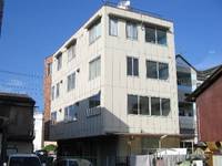 山正ビルの外観