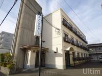 吉岡マンションの外観