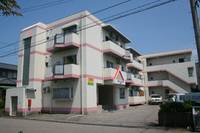 ルミエール八日市の外観