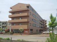 ロイヤルプレイス010の外観