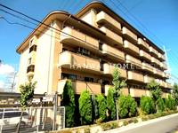 フローラ青山の外観