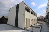 エミリア日明I棟の外観