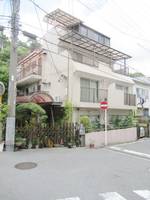 萩霞ビルの外観