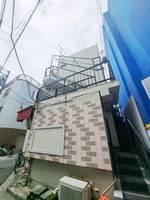 鶴見三業協同ビルの外観