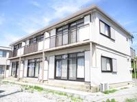 ニュー前坪A棟(泉町滝尻)の外観