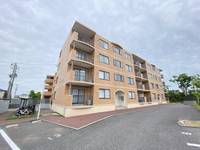 ピュアライフ坂井の外観