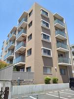 シャンドローズの外観