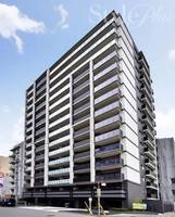 プレサンスロジェ金山駅前の外観