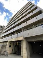 ルーブル学芸大学六番館の外観