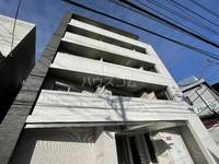 カルフールMの外観