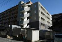 サンハウス志家の外観