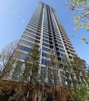 白金ザ・スカイ 東棟の外観