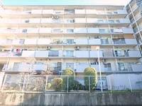 山科ハイツの外観