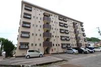 長与グリーンマンションまるしげの外観