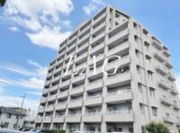 コーポレート草加旭町 1号棟の外観