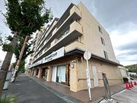 緑地公園プライムハイツの外観