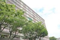 UR鶴山台の外観