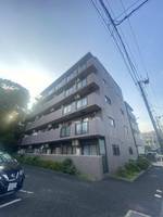 グランドール東寺尾の外観