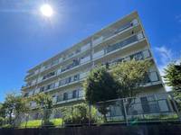 港南台めじろ団地 30号棟の外観