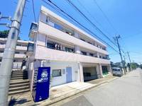 ブルーヒルズAの外観