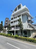 COMSUEHARAの外観
