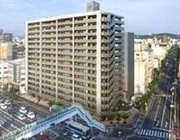 アルファステイツ大学病院通りの外観