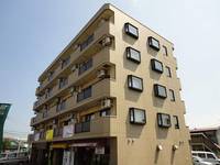 リバーハイツ日成の外観