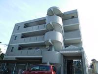 クリスタルマンション健軍の外観