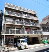 サンレイクマンションの外観